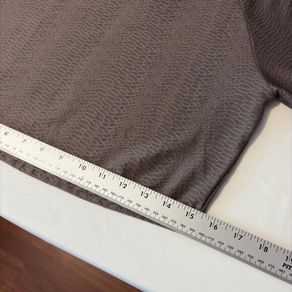 Move Theology Women’s Athletic Long Sleeve Top - Picture 5 of 10